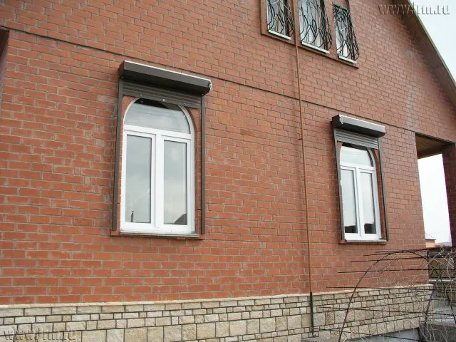 Рольставни на окне — работа «Кардинал-Альянс», Москва