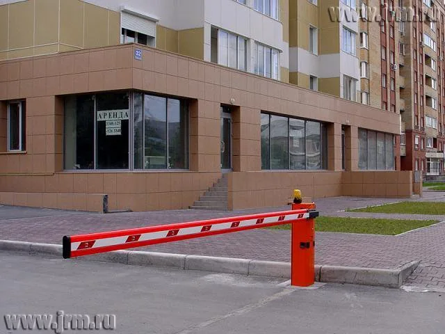 Автоматический шлагбаум на въезде на территорию — работа «Кардинал-Альянс», Москва